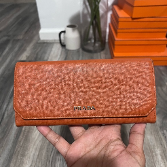 Authentic Prada wallet - Picture 3 of 9